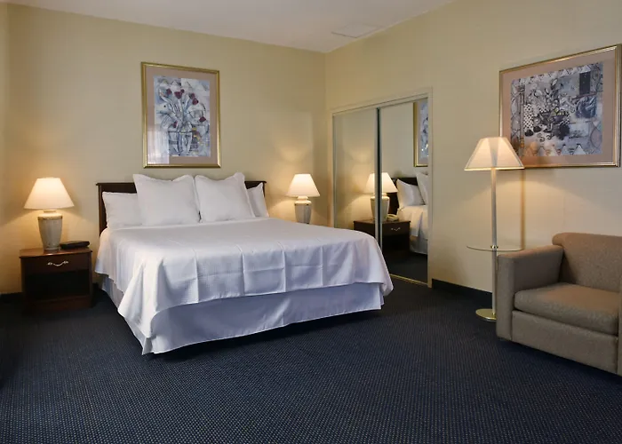 Maron Hotel & Suites