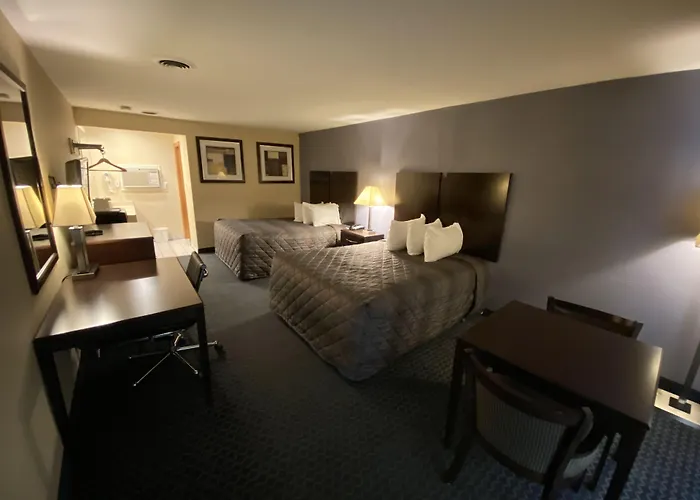 Golden Hill Inn-Danbury