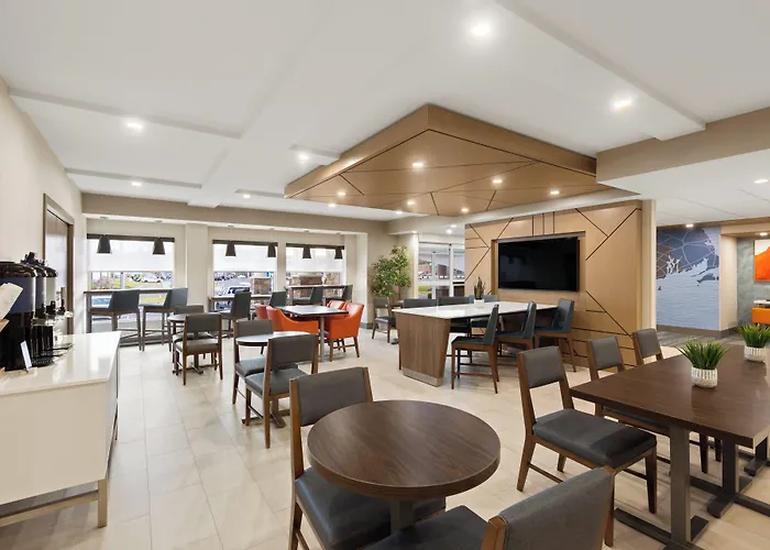 Holiday Inn Express & Suites Danbury - I-84 By Ihg